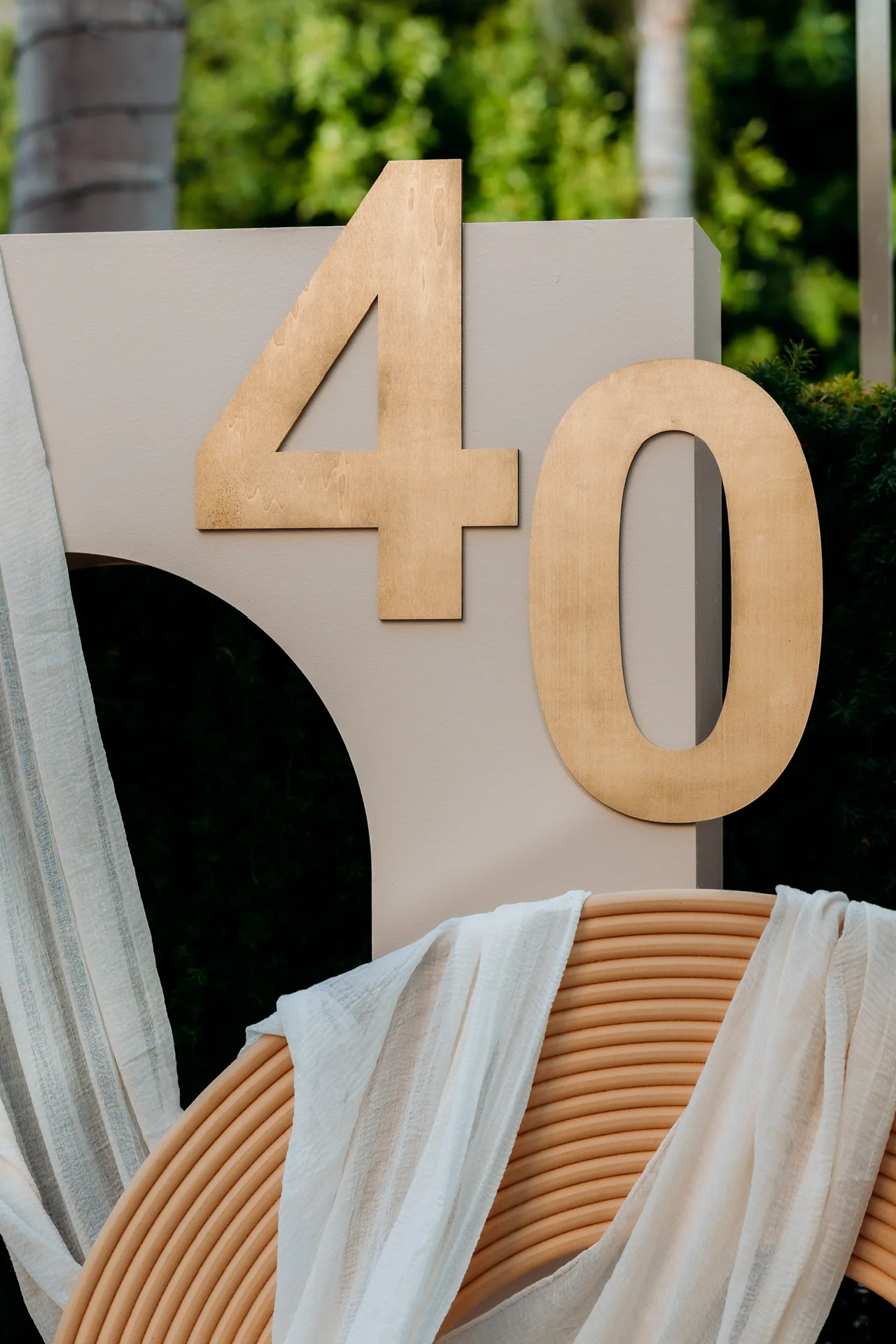 Gold 40 numerals on the birthday display at Deena 40th Birthday